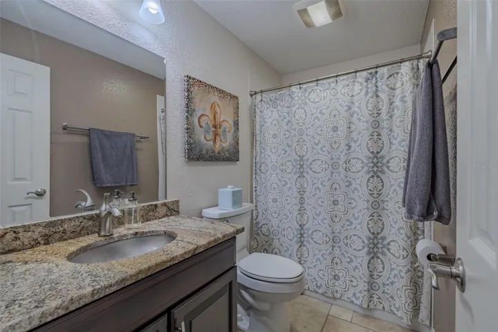 5th Bedroom/Bonus Room Full Bath