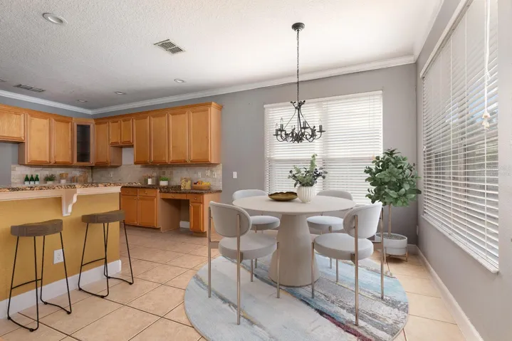 Dinette (virtually staged)