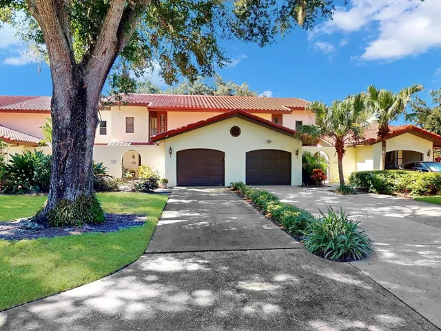 Welcome to 109 Coventry Ln, the garage on the left