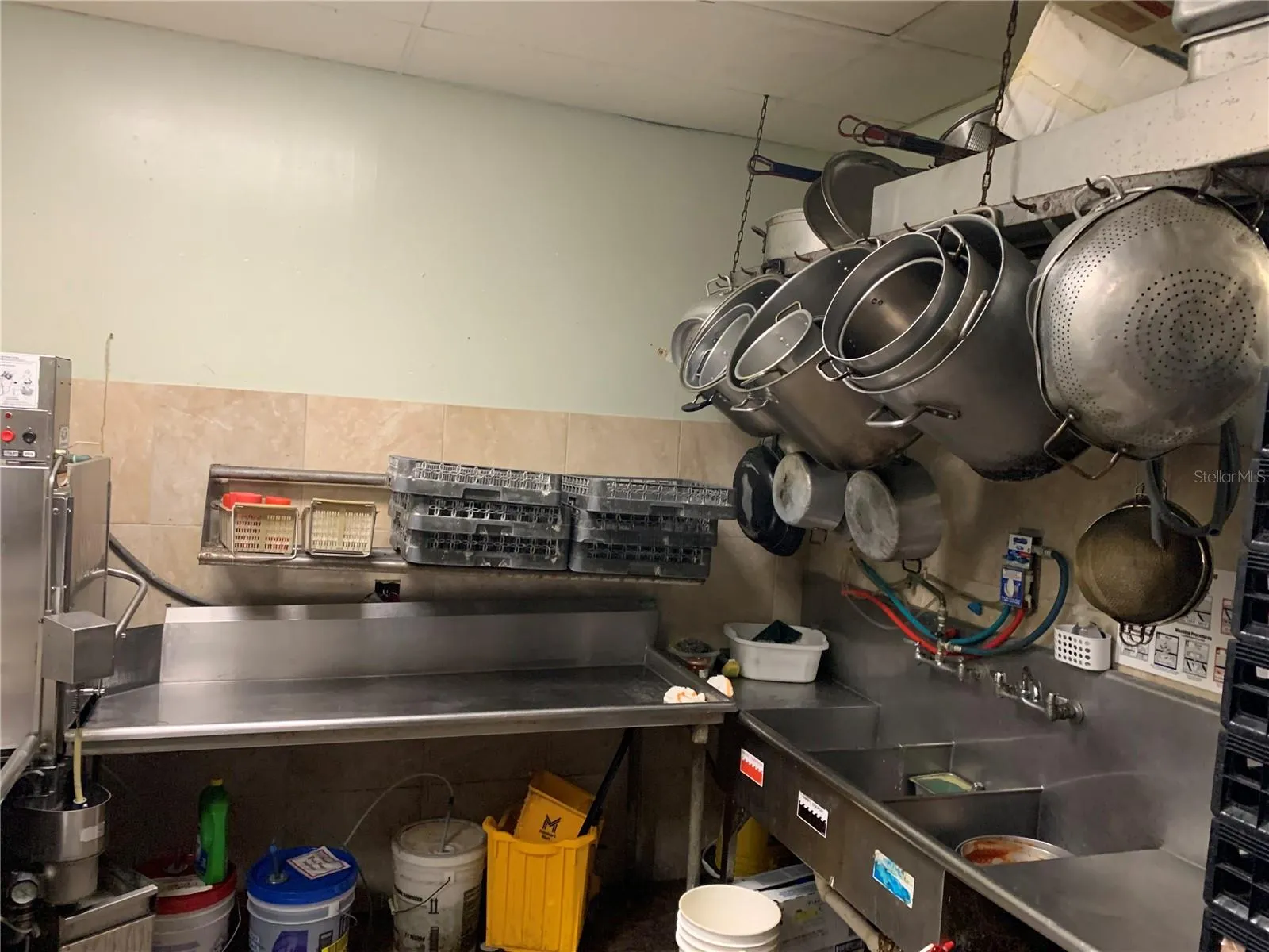 Dish washing station