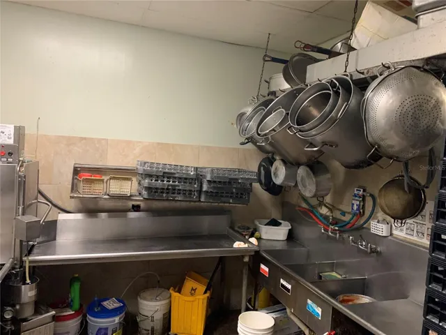 Dish washing station