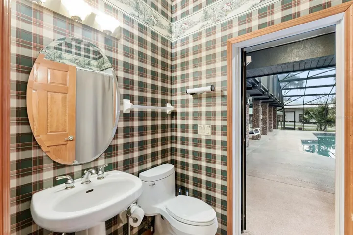 Full Guest Bath/Pool Bath 2