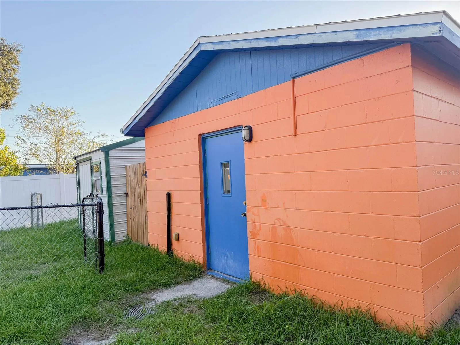 rear exterior 8