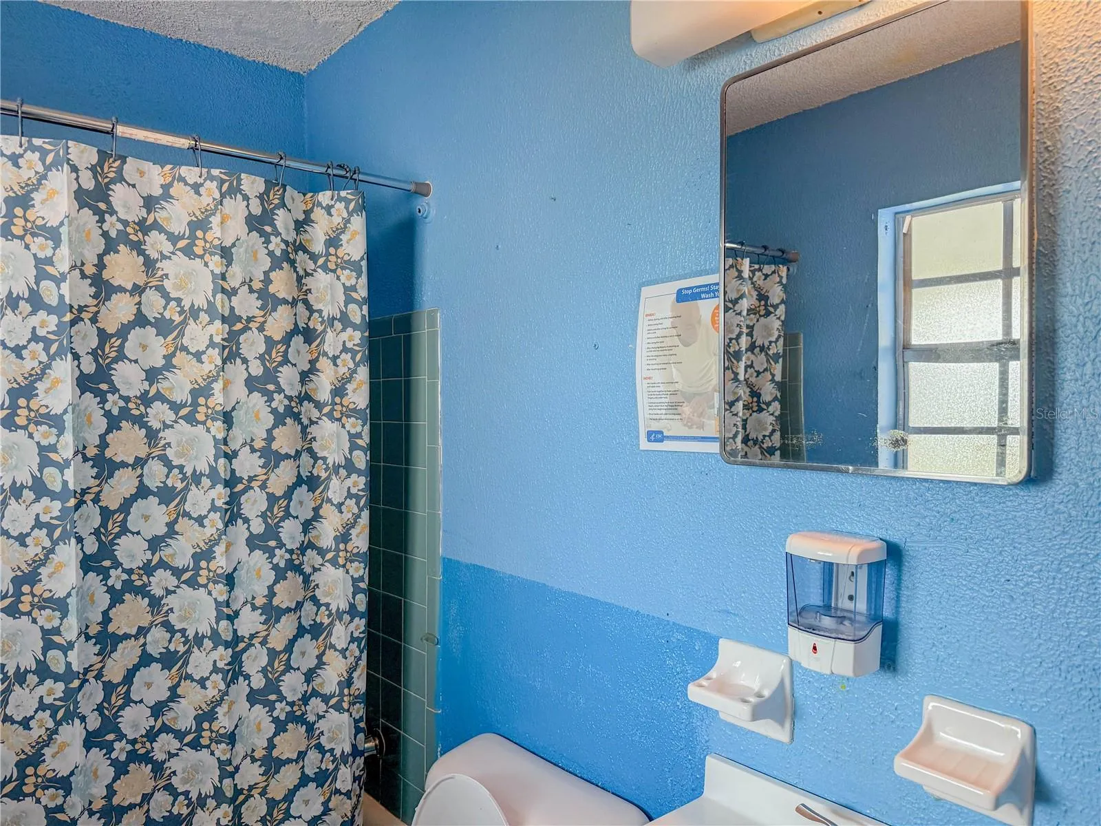 full bathroom 1b
