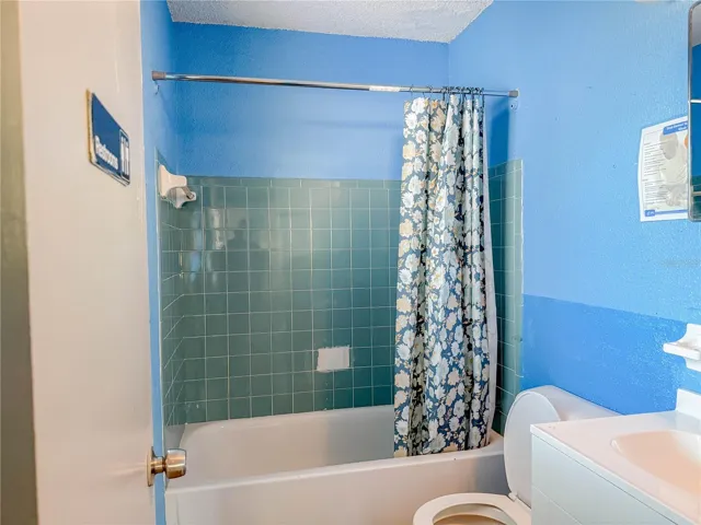full bathroom 1a