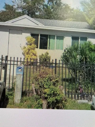 Front of 399 NW 98th St