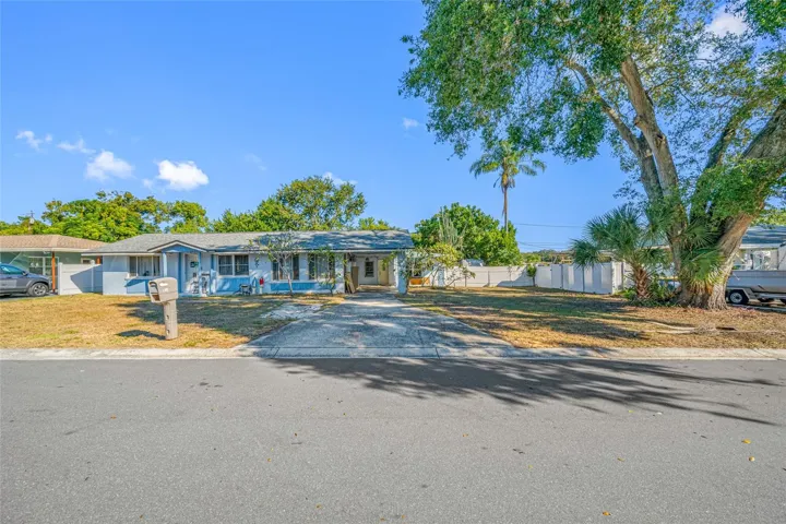 1324 MILTON ST CLEARWATER, FL 33756 - Front Lawn