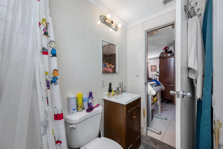 Unit 1 Bathroom