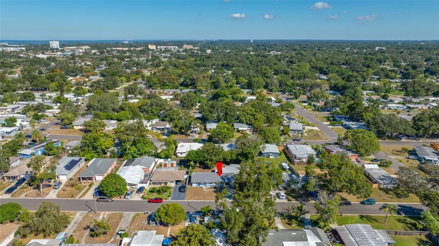 1324 MILTON ST, CLEARWATER FL 33756 - Looking North
