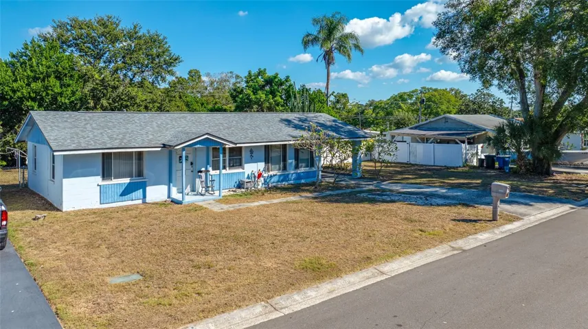 1324 MILTON ST CLEARWATER, FL 33756 - Front Lawn