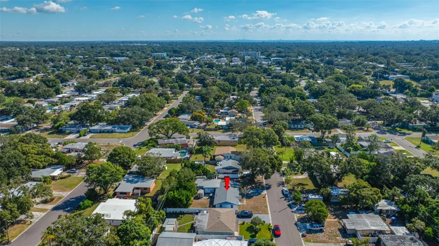 1324 MILTON ST CLEARWATER, FL 33756 - Looking East