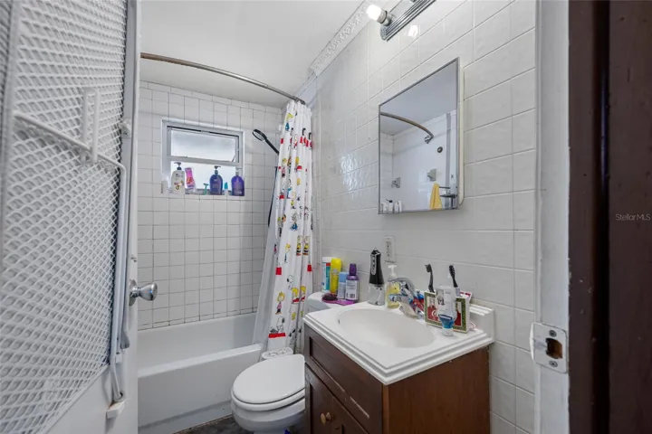 Unit 1 Bathroom