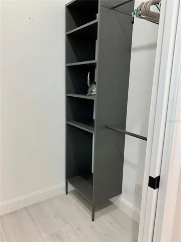 Bed 2 walk in closet