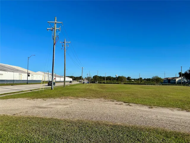 View at corner of property looking north and US Highway 17 northbound