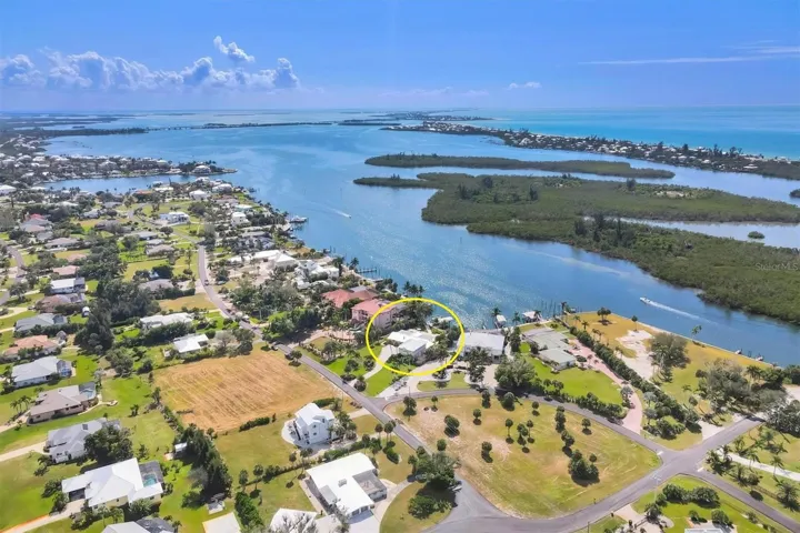 ICW Frontage with No Bridges to the Gulf!