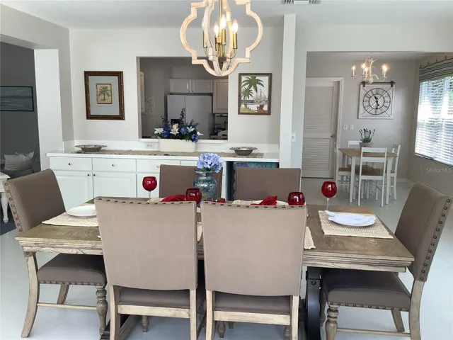 Large and Spacious Dining Area