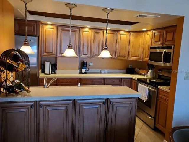 Kitchen &amp; island