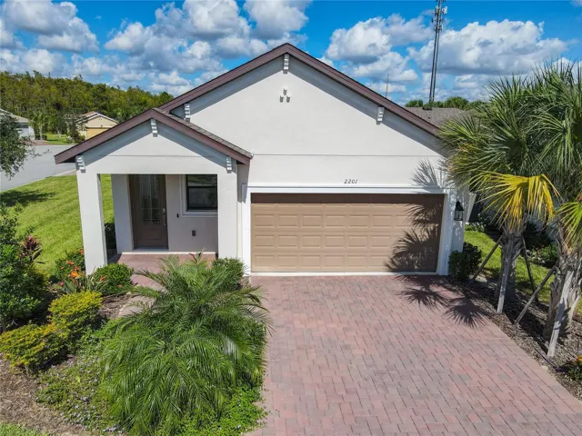 2201 Palm Tree Drive