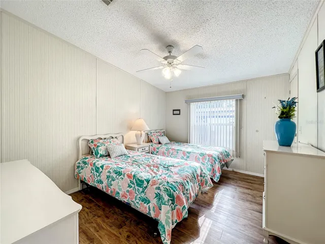 Guest bedroom