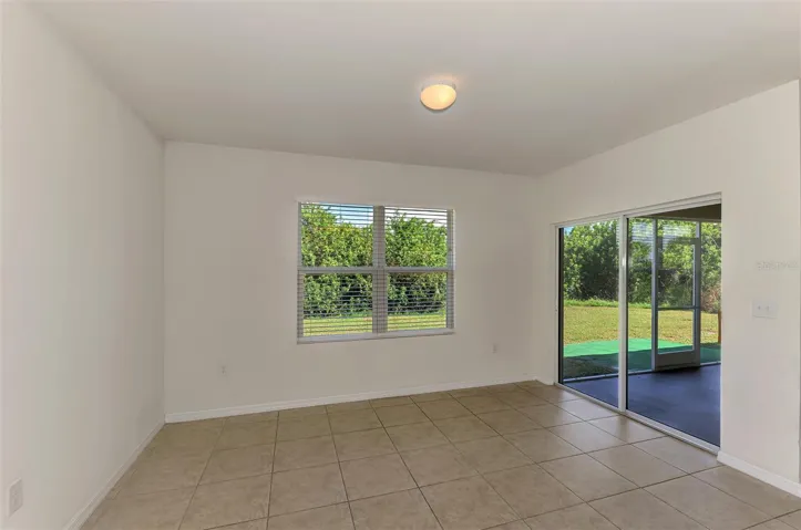 Dinette-Dining area to Lanai