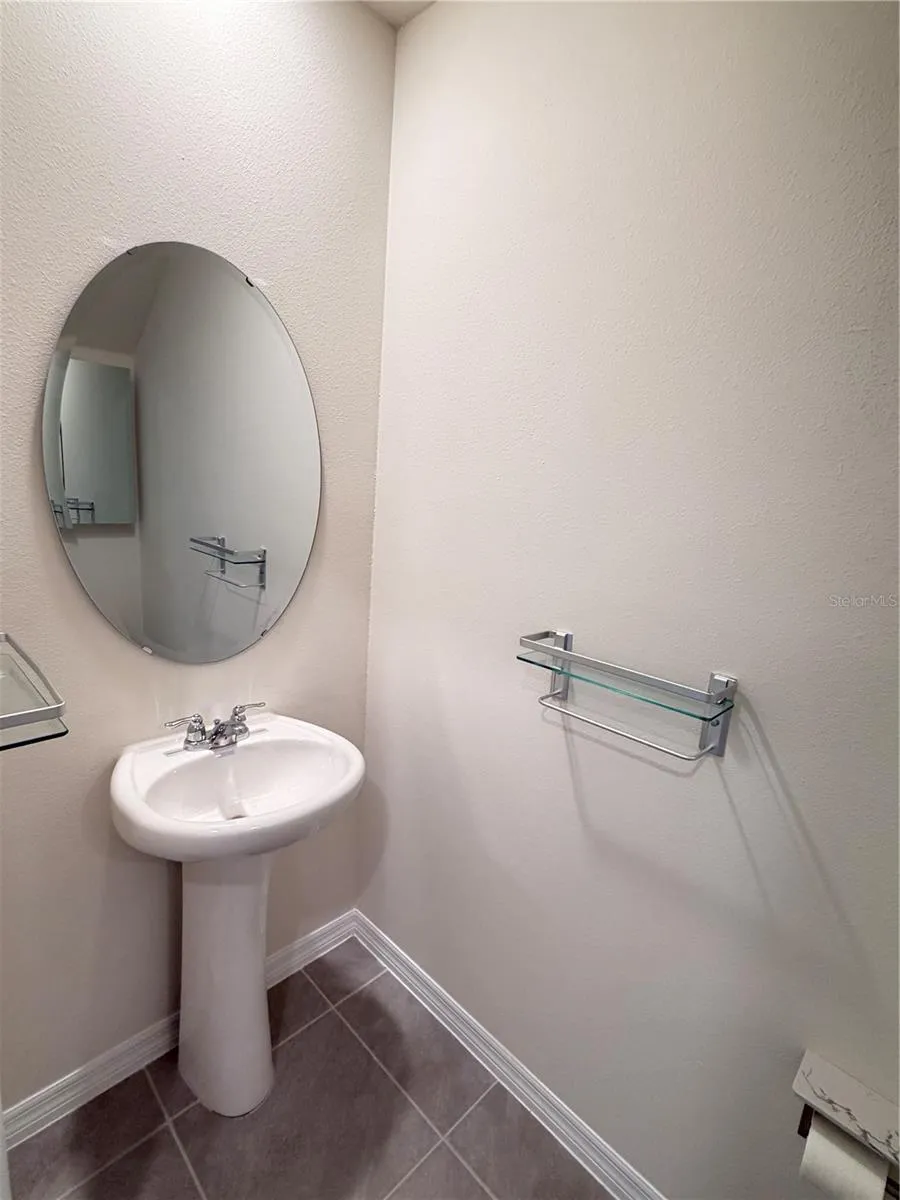 1/2 bath