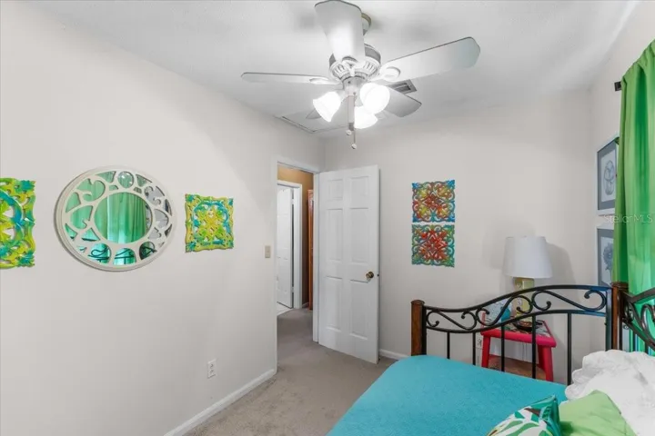 2nd Bedroom (Upstairs)