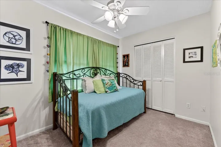 2nd Bedroom (Upstairs)