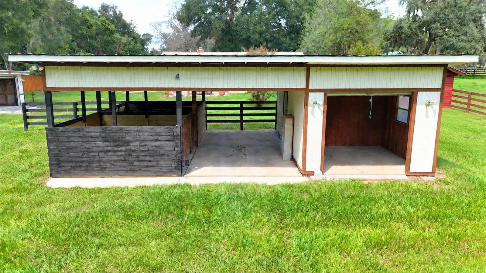 Barn