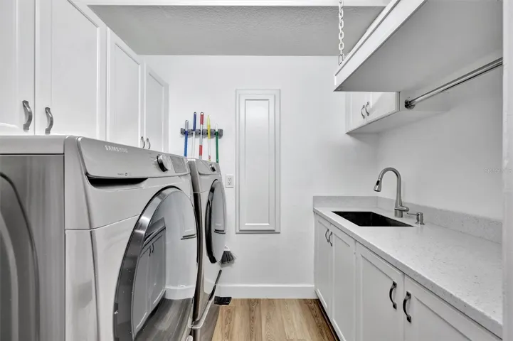 laundry room, 2nd floor