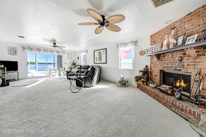 1440 Sykes Creek Dr