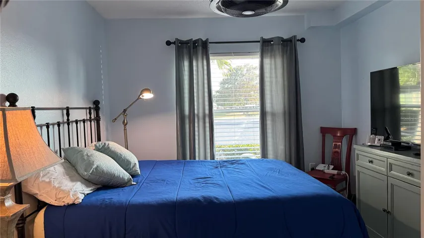 2nd / Guest Bedroom
