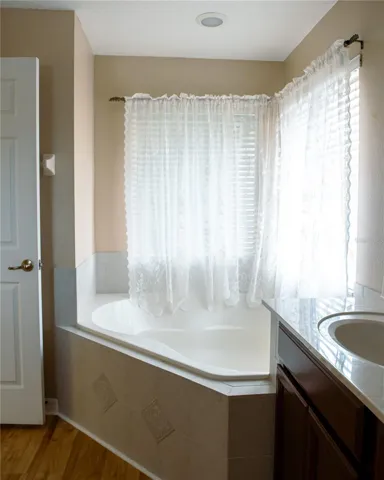 Primary Bathroom tub