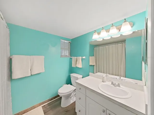 Main Bathroom!