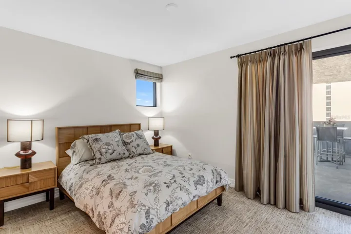 Secondary bedroom with en suite bathroom