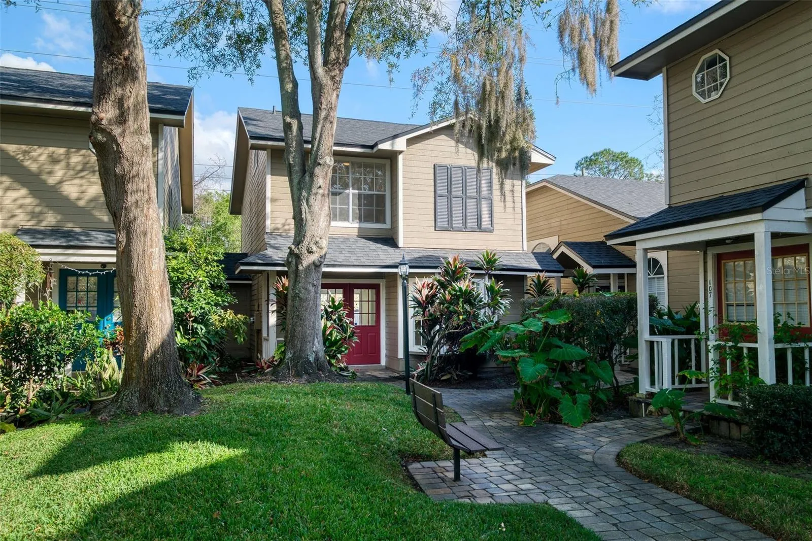 6040 Scotchwood Glen #105Orlando, FL 32822