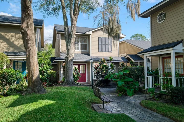 6040 Scotchwood Glen #105Orlando, FL 32822