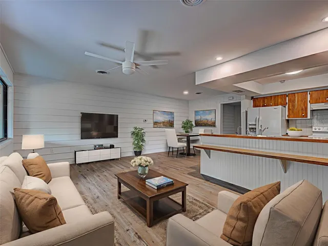 VIRTUALLY STAGED INTERIOR
