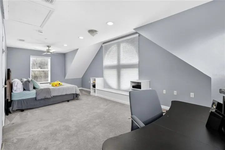 bedroom with king size bed