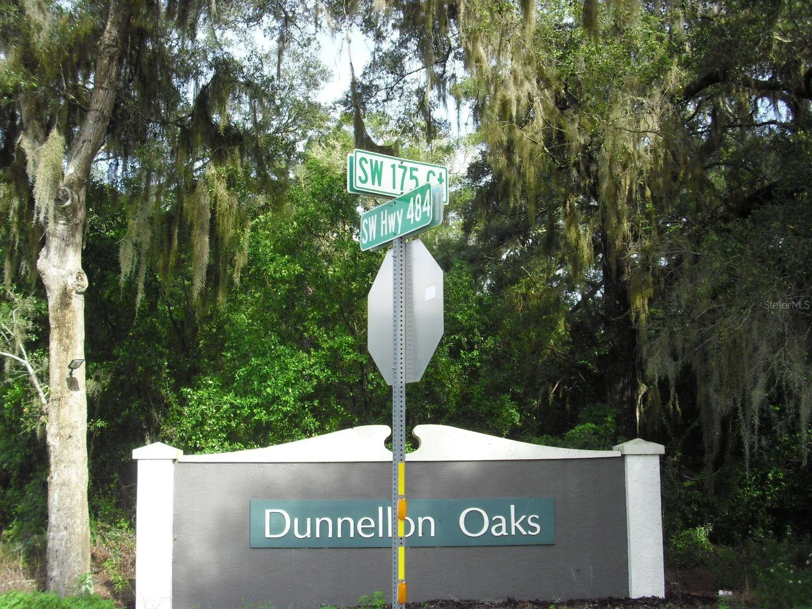 Entrance to Dunnellon Oaks on SW 175th Ct