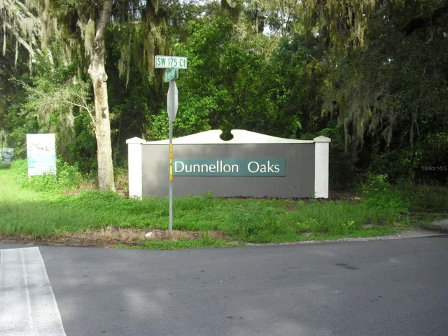 Entrance to Dunnellon Oaks on SW 175th Ct
