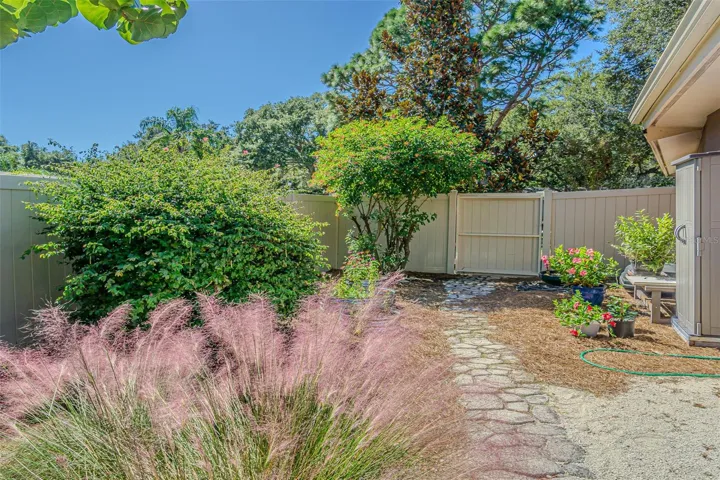 Side yard-shed conveys.