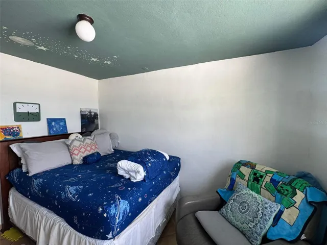 Upstairs Apartment Guest Bedroom