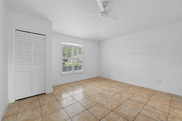 Front Courtyard Room