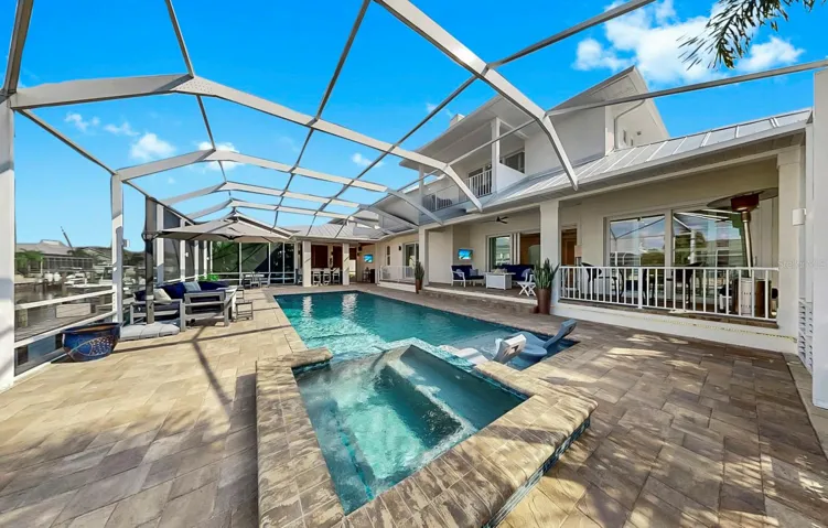 Pool/Hot Tub
