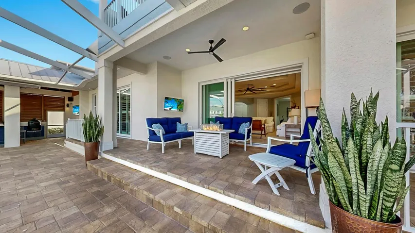 Pool Lanai