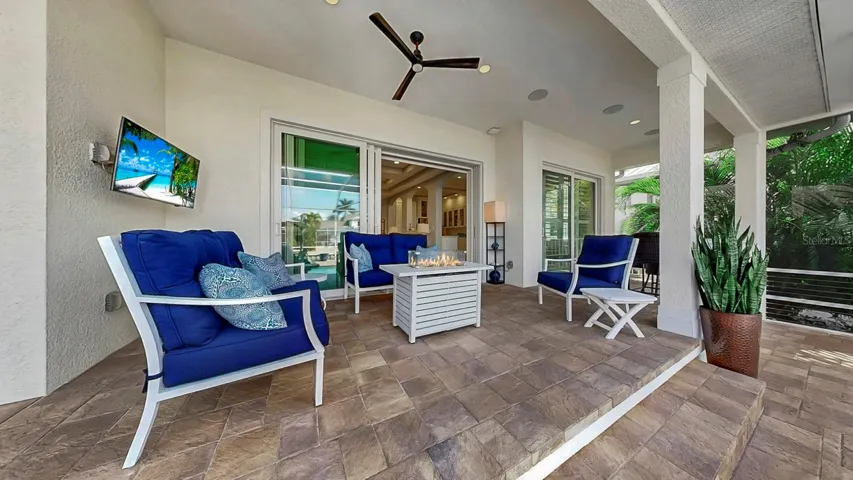 Pool Lanai