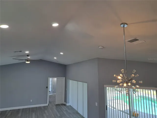LR high ceilings