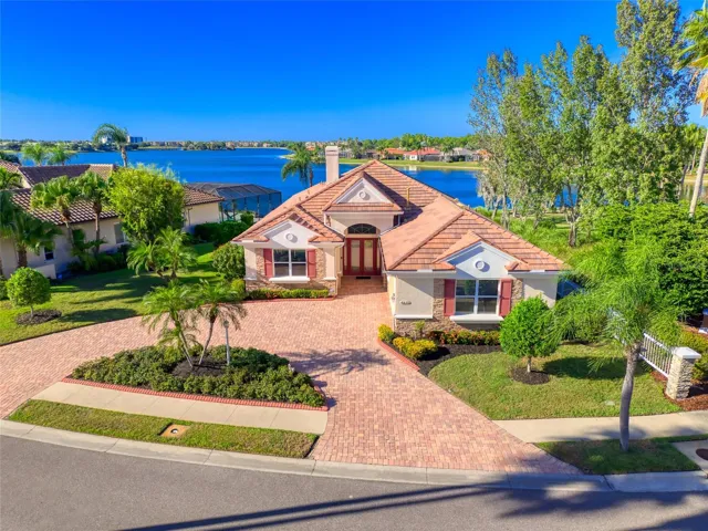 Lakefront Home in Edgewater Village