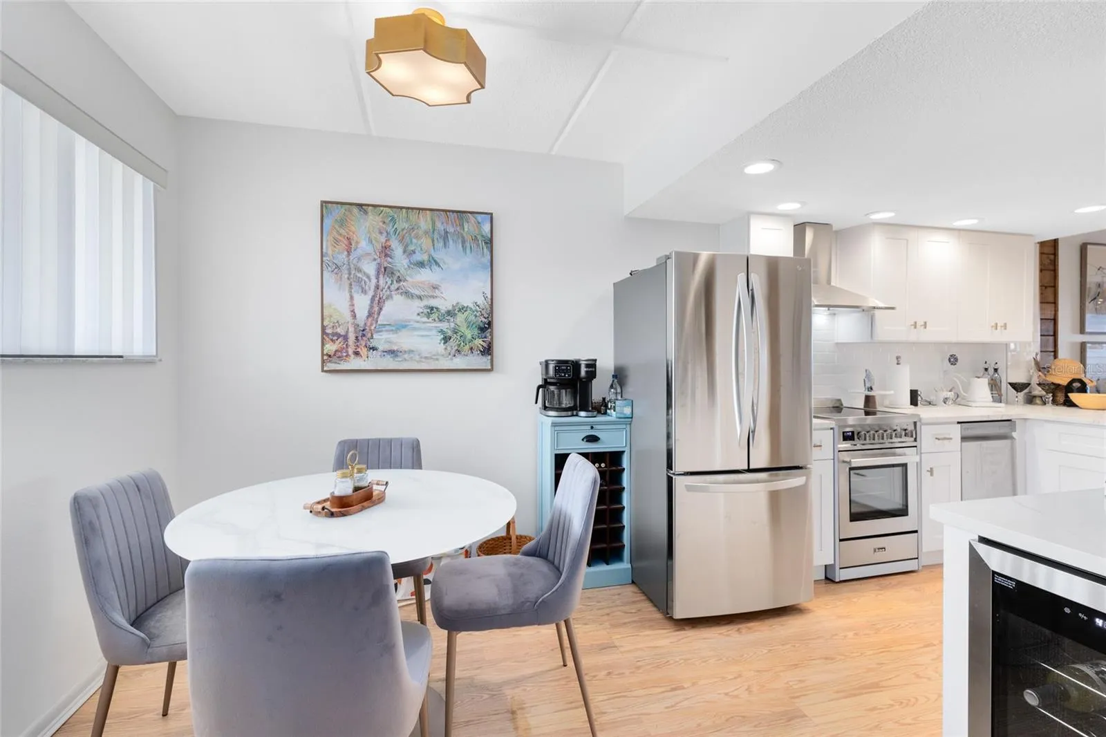 Dinette off front entry