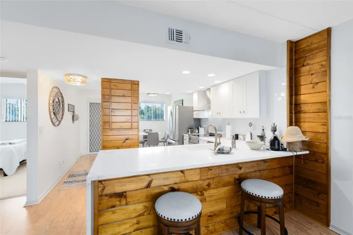Breakfast bar at kitchen